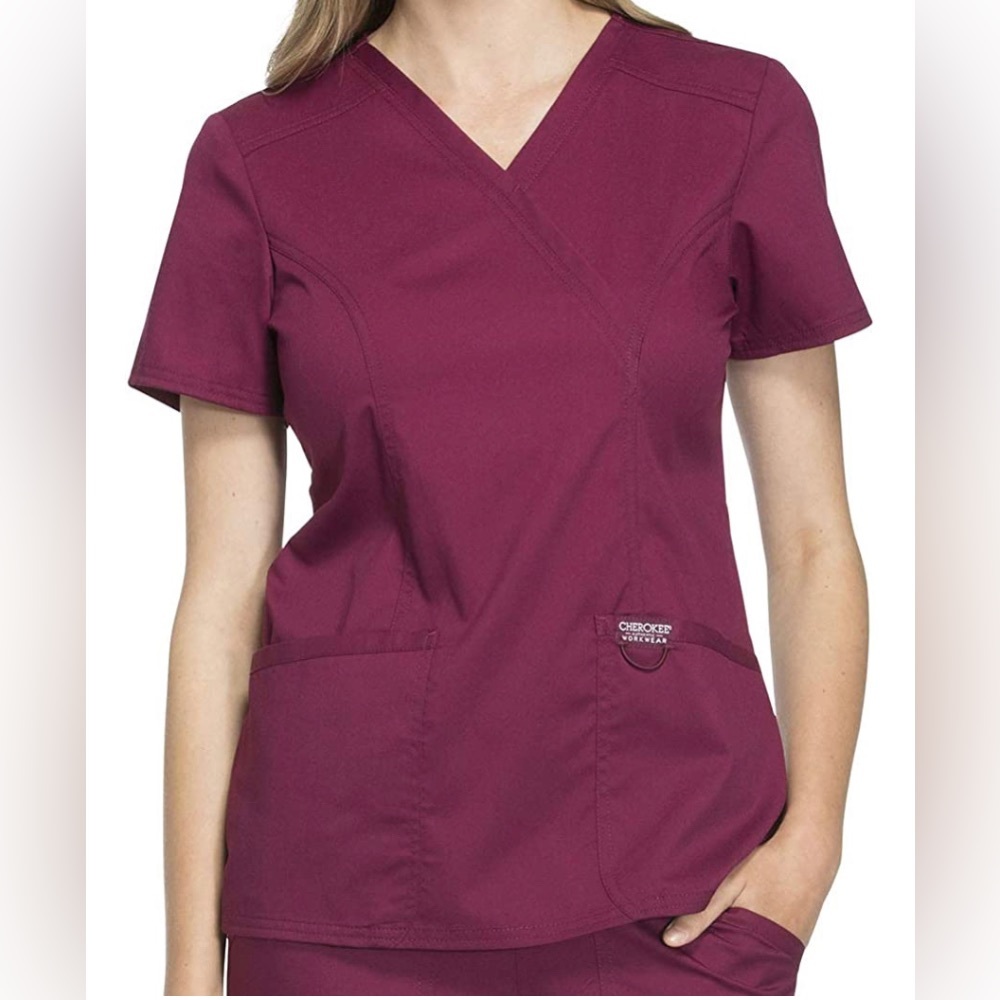 Cherokee workwear - women’s scrub top in size small